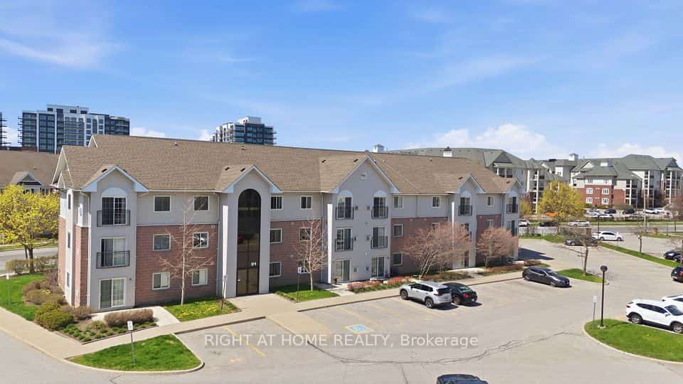 91 Aspen Springs Drive #102, Clarington, ON L1C 5J9