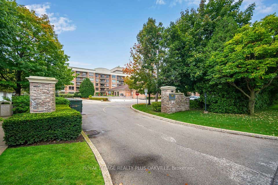 100 Burloak Drive #1406, Burlington, ON L7L 6P6