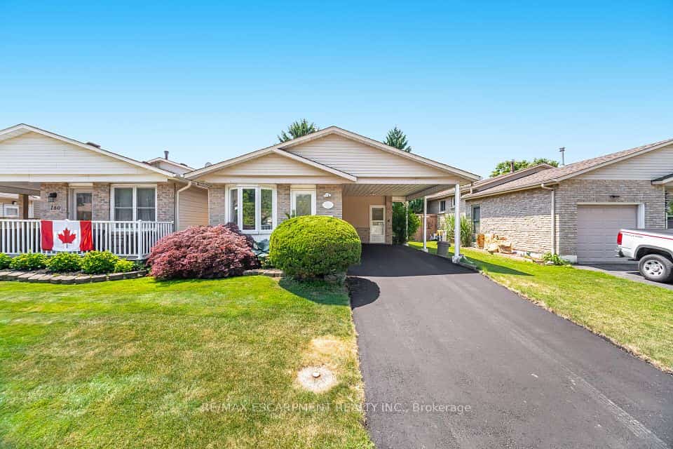 178 Athenia Drive, Hamilton, ON L8J 1V8