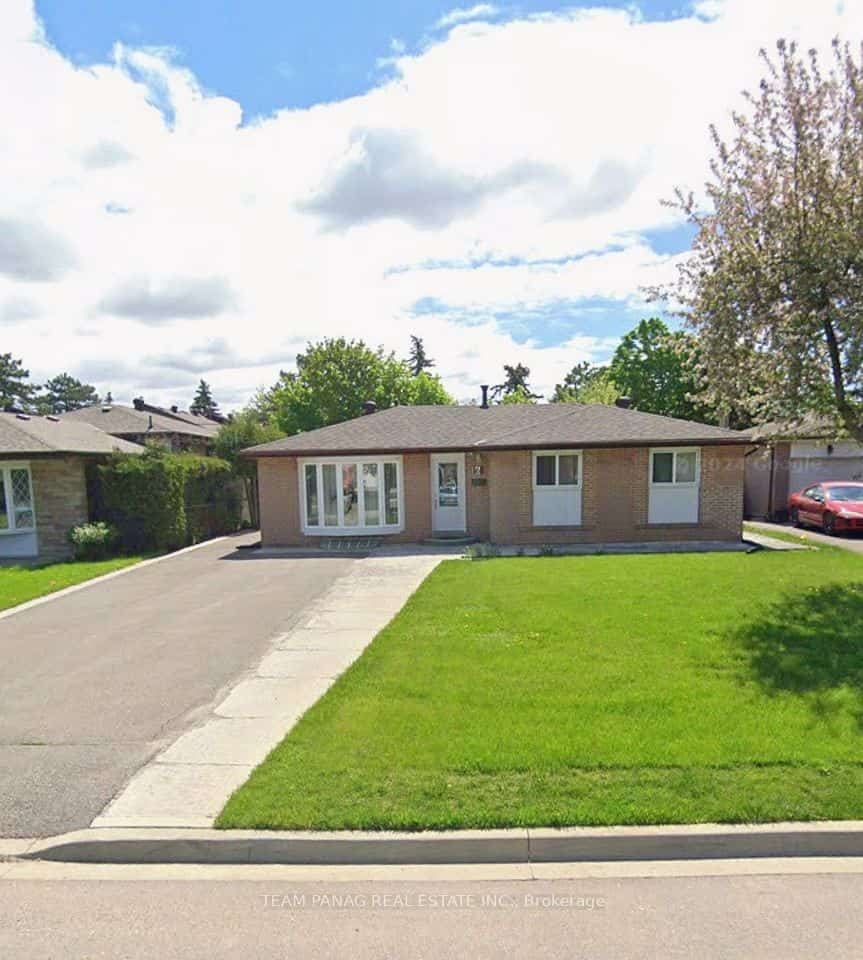 6 Beechwood Crescent, Brampton, ON L6T 1Y1