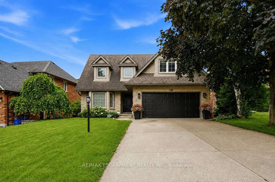 138 Miller Drive, Hamilton, ON L9G 4W4