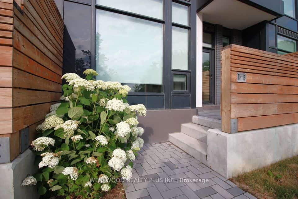 3 Rosewater Street #TH116W, Richmond Hill, ON L4C 5T6