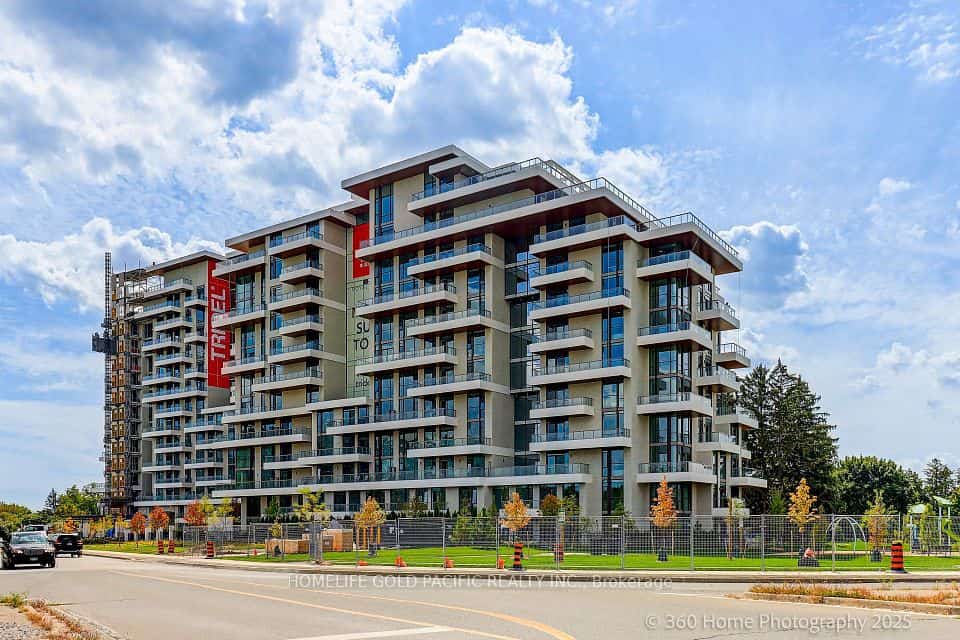 399 Royal Orchard Boulevard #519, Markham, ON L3T 0H3