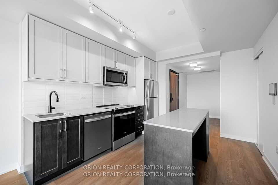 201 Brock Street S #221, Whitby, ON L1N 0P8