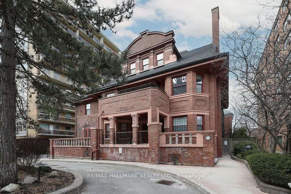 212 St. George Street, Toronto