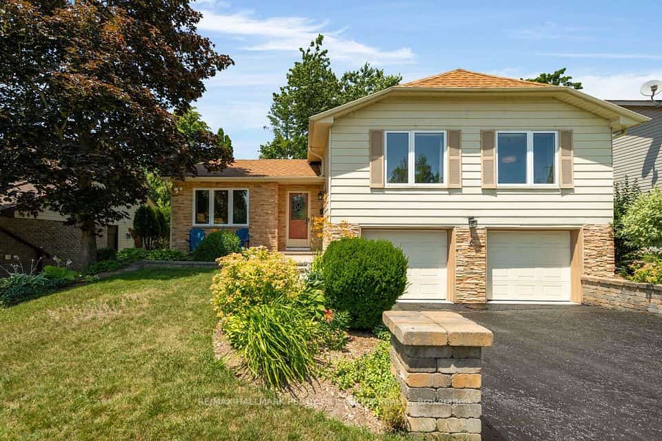 6 Oren Boulevard, Barrie, ON L4N 4M1