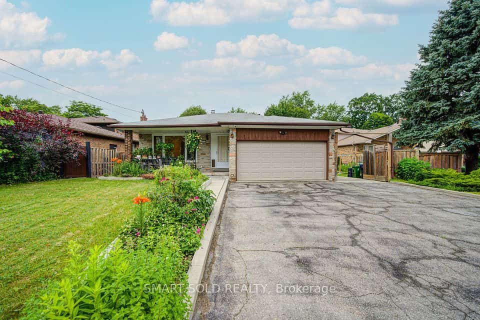 56 Gatesview Avenue, Toronto, ON M1J 3G5