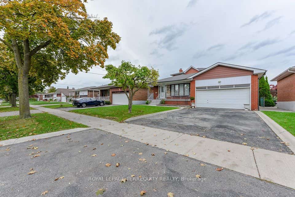 94 Melbert Road, Toronto, ON M9C 3R1