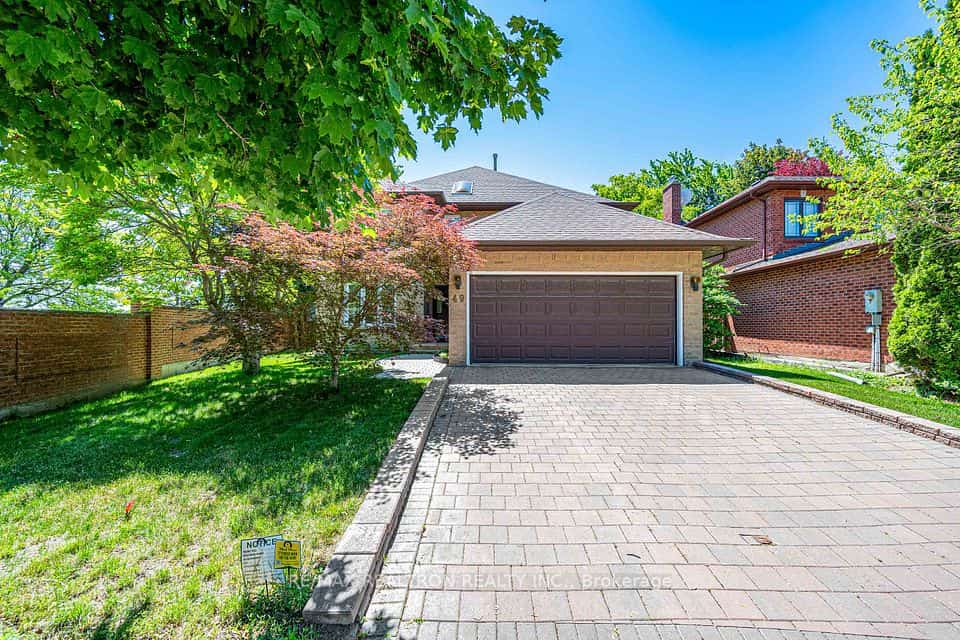 49 Somerset Crescent, Richmond Hill, ON L4C 8N5
