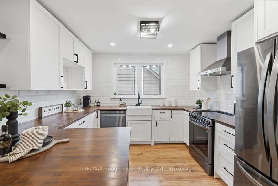 152 Wilson Road S, Oshawa, ON L1H 6C1
