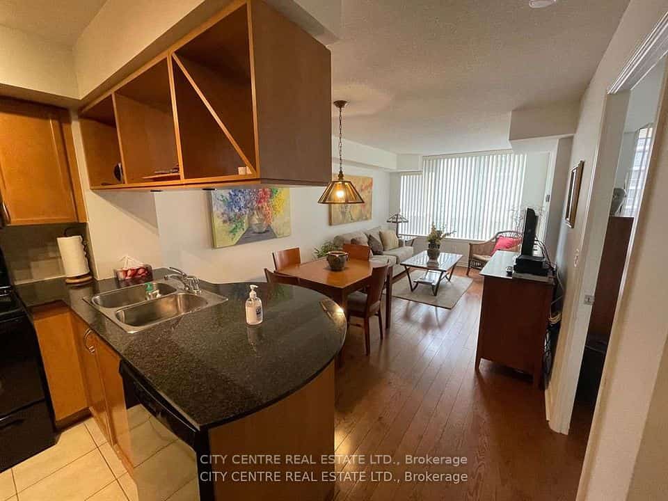 4090 Living Arts Drive #1112, Mississauga, ON L5B 4M8