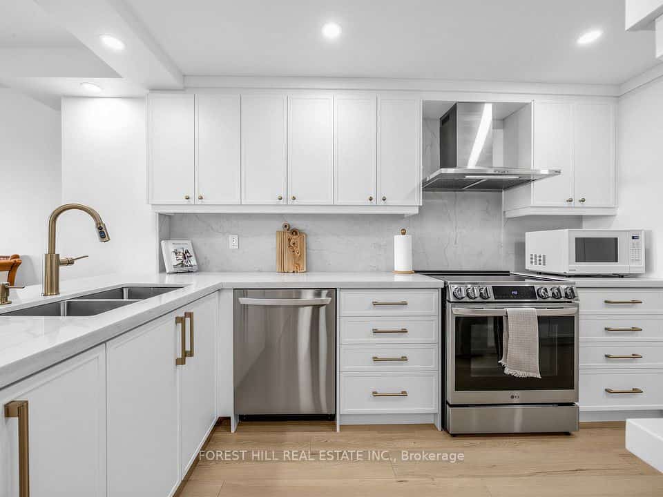 236 Albion Road #1812, Toronto, ON M9W 6A6