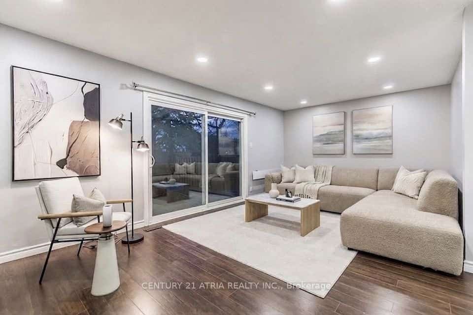 2825 Gananoque Drive #41, Mississauga, ON L5N 1V6