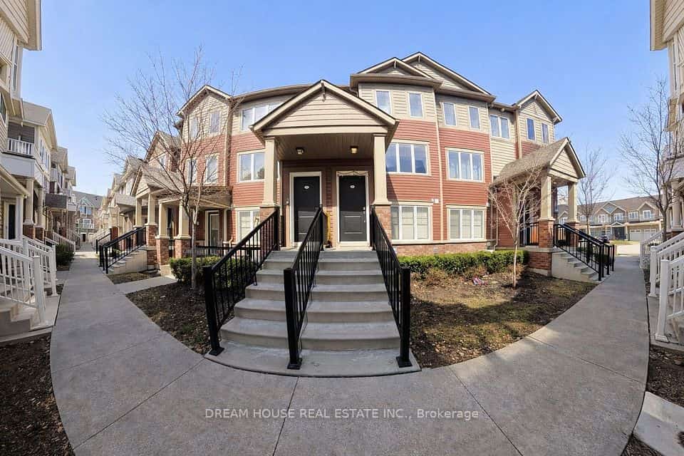2500 Hill Rise Court #94, Oshawa, ON L1L 0M6