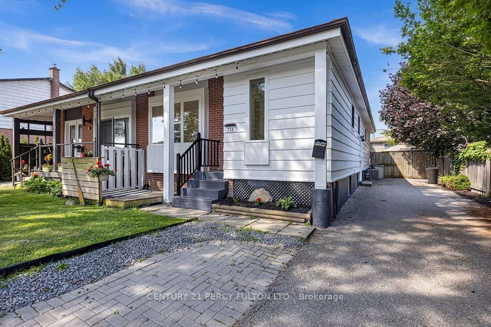 714 Lublin Avenue, Pickering, ON L1W 1Z2
