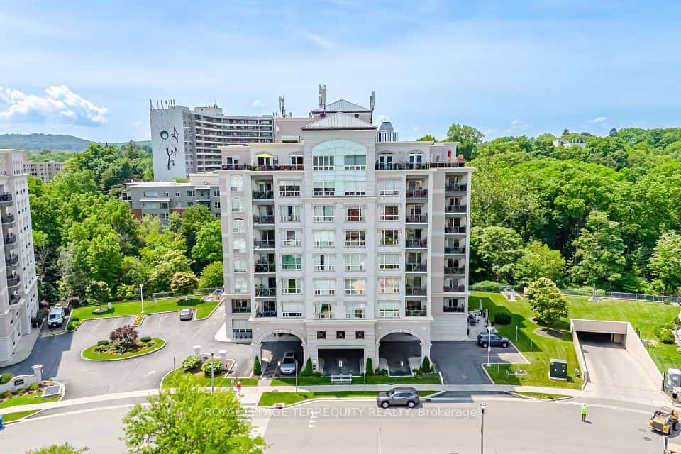 2000 Creekside Drive, Hamilton