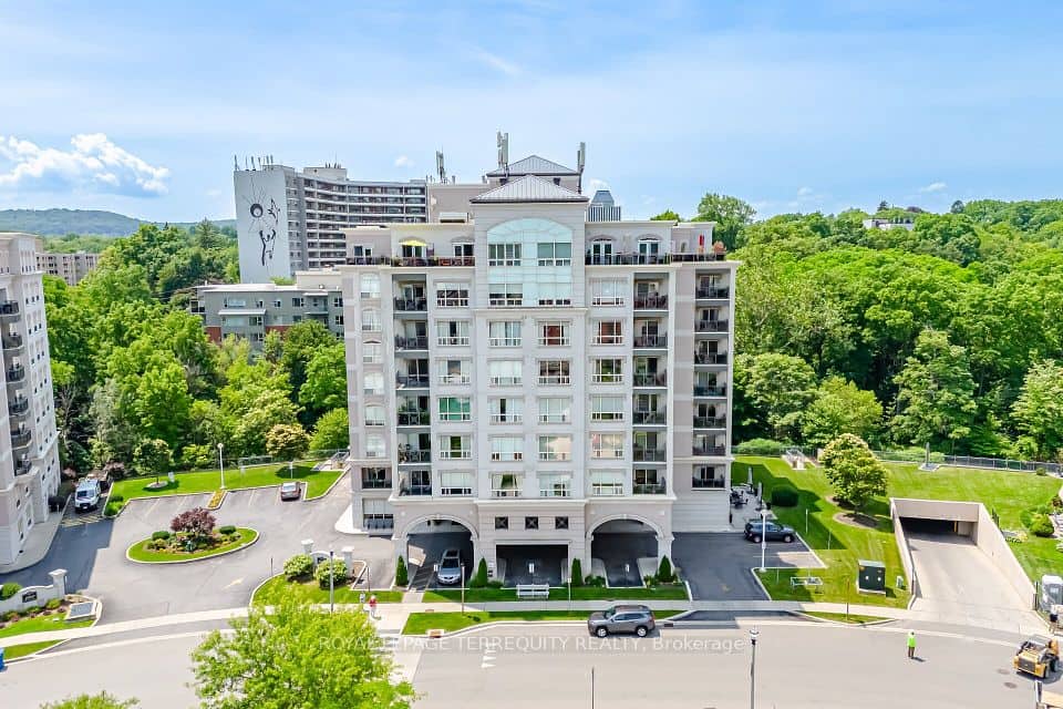 2000 Creekside Drive, Hamilton