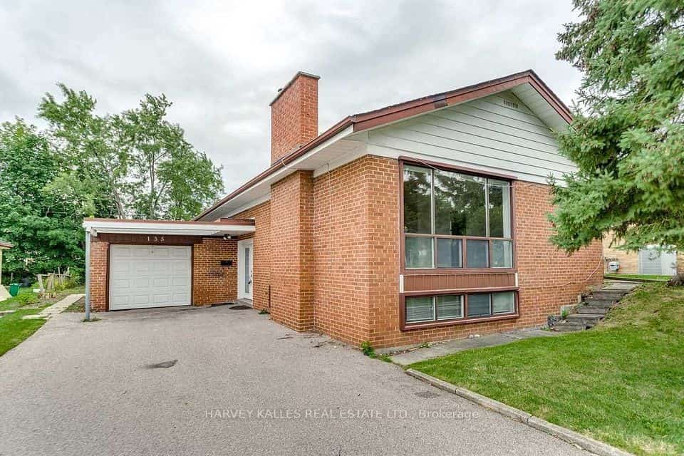 135 Combe Avenue, Toronto, ON M3H 4K2