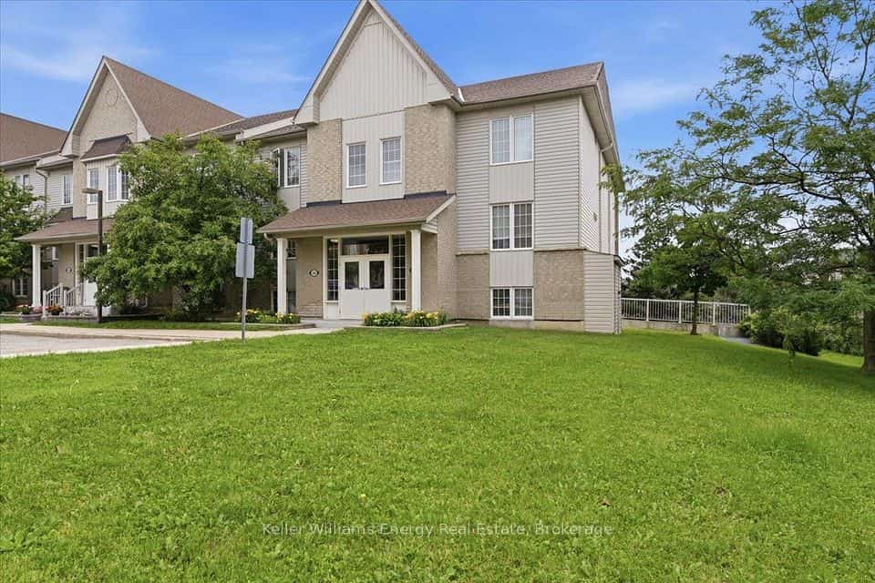 56 Petra Way #1, Whitby, ON L1R 0A4