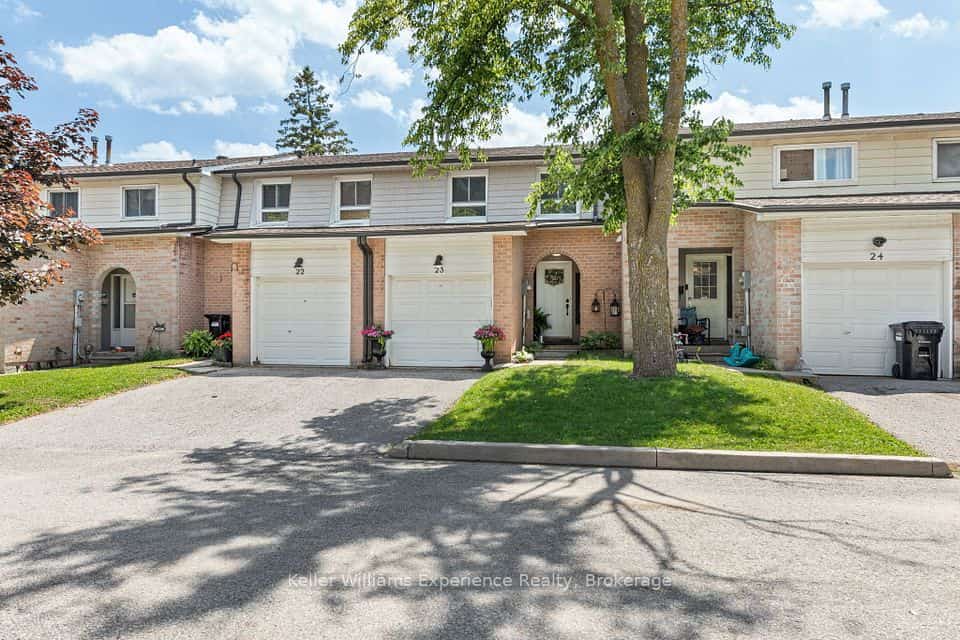 2 Bernick Drive #23, Barrie, ON L4M 5K4