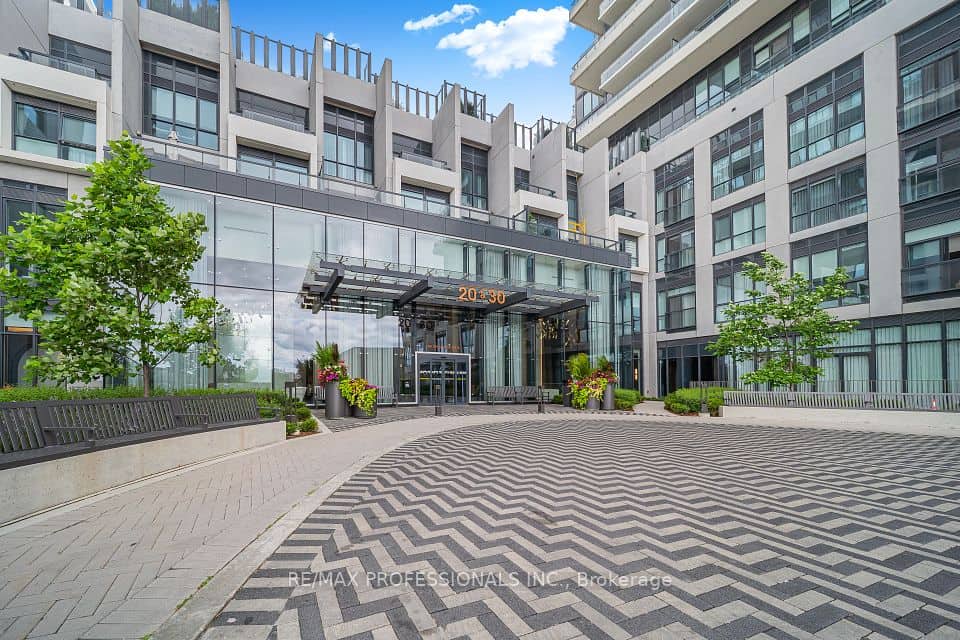 30 Inn The Park Drive, Toronto