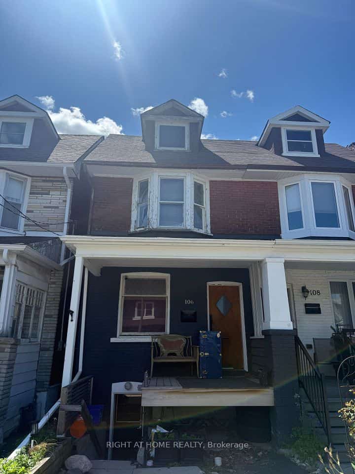 106 Donlands Avenue, Toronto, ON M4J 3P1