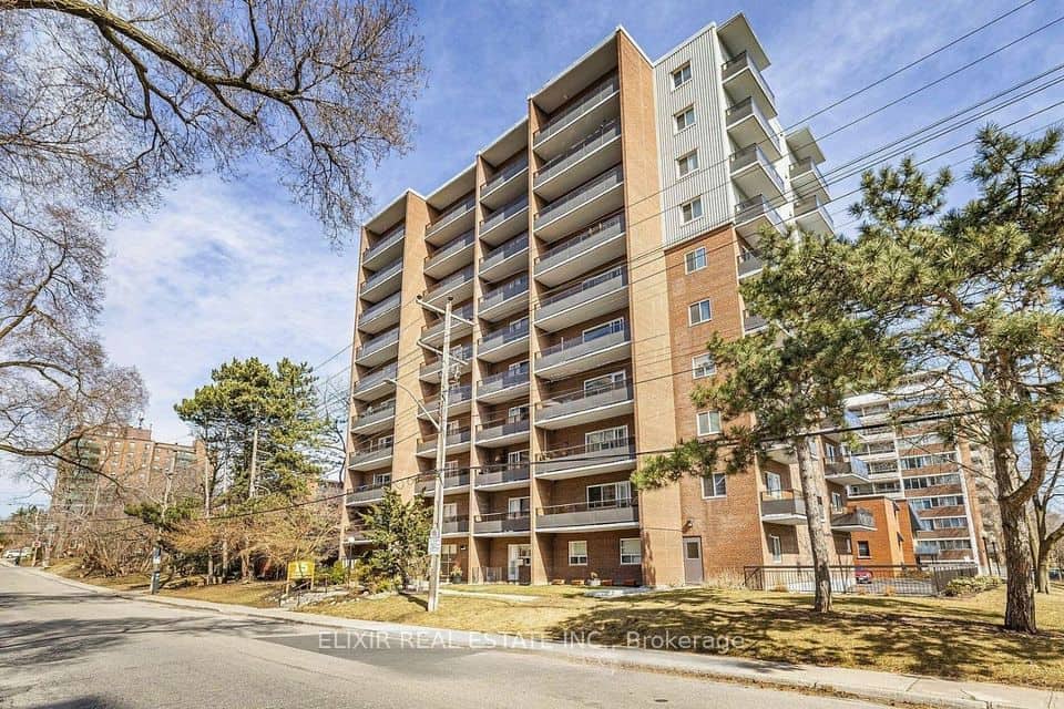 15 Elizabeth Street N, Mississauga