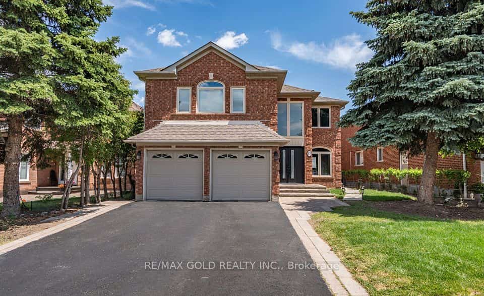 19 Eagleridge Drive, Brampton, ON L6R 1G6