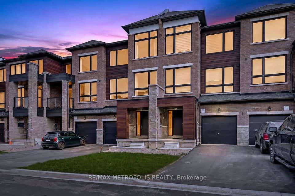 132 Blue Forest Crescent, Barrie, ON L4M 7J6
