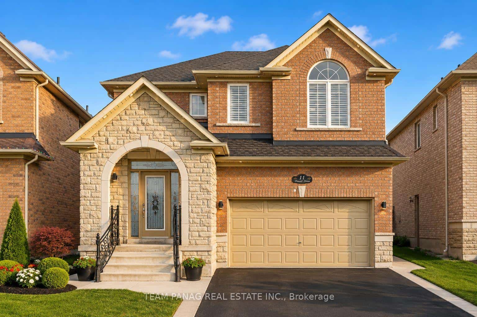 11 Powell Drive, Brampton, ON L6R 0K9