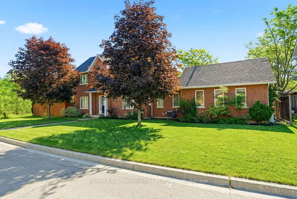 1745 Creek Way #7, Burlington, ON L7L 7E1
