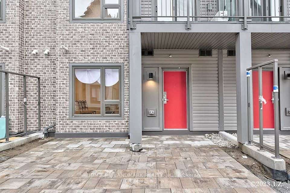 2635 William Jackson Drive #1302, Pickering, ON L1X 0L2