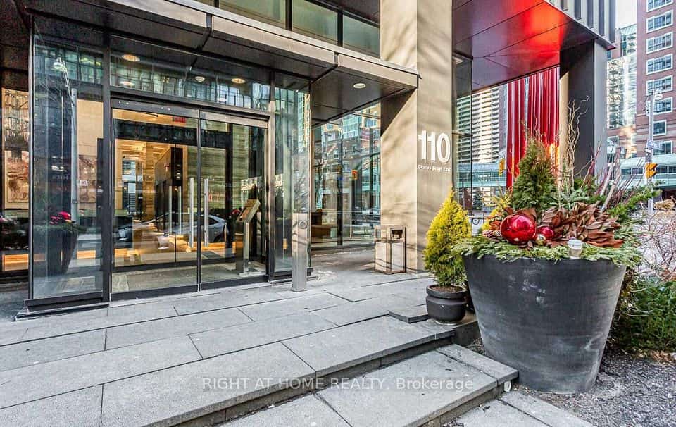 110 Charles Street E #1702, Toronto, ON M4Y 1T5