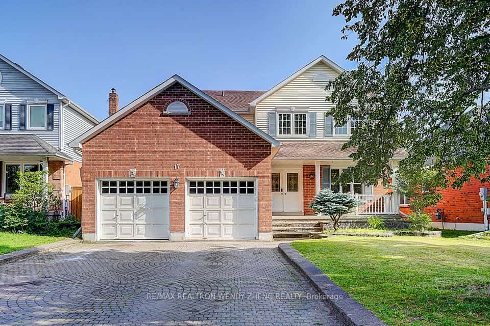 17 Pebblebeach Drive, Clarington, ON L1E 2C2