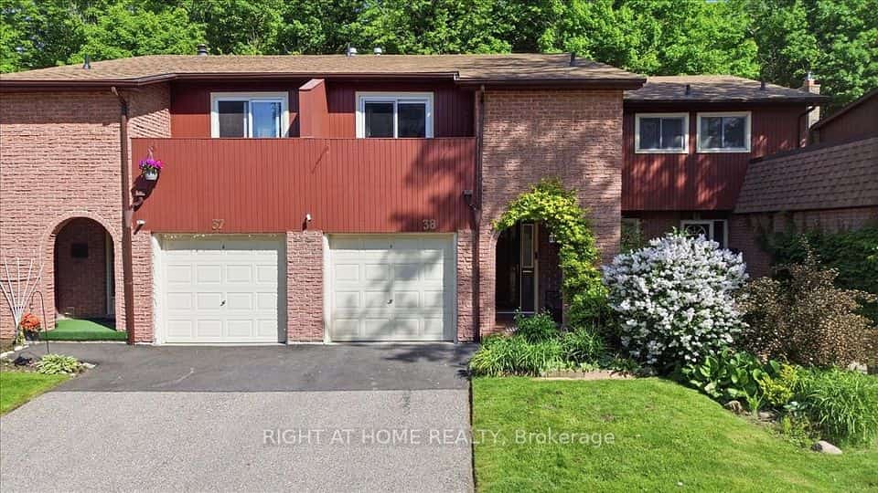 2301 Cavendish Drive #38, Burlington, ON L7P 3M3