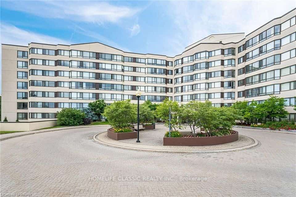1001 Cedarglen Gate #617, Mississauga, ON L5C 4R2