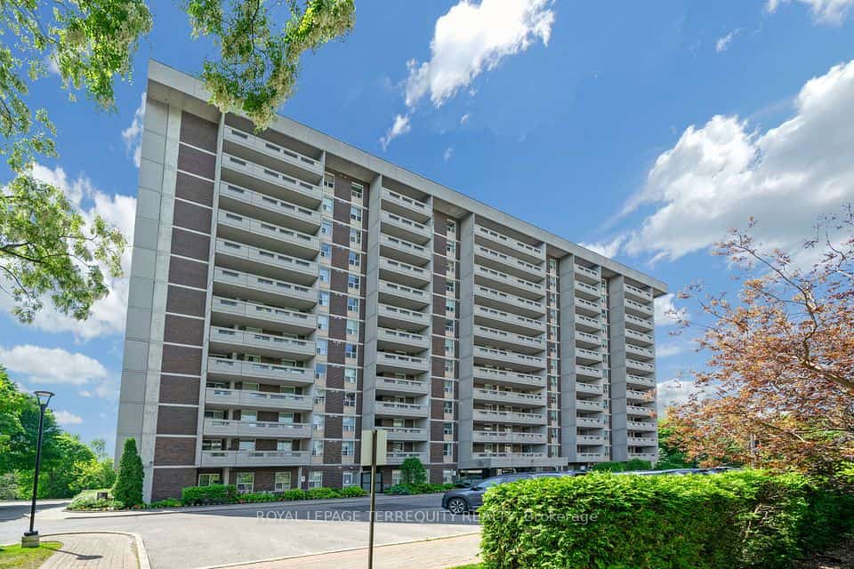 50 Inverlochy Boulevard #804, Markham, ON L3T 4T6
