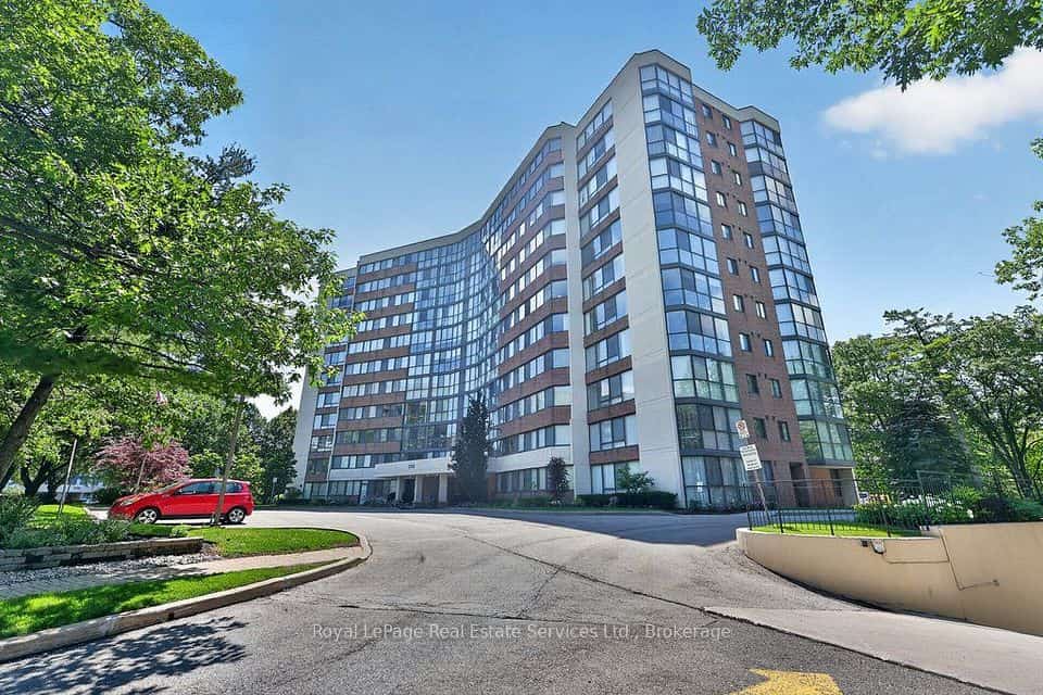 1240 Marlborough Court #1105, Oakville, ON L6H 3K7