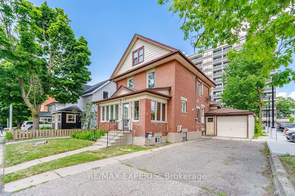 3 Maple Avenue, Brampton, ON L6V 1R7