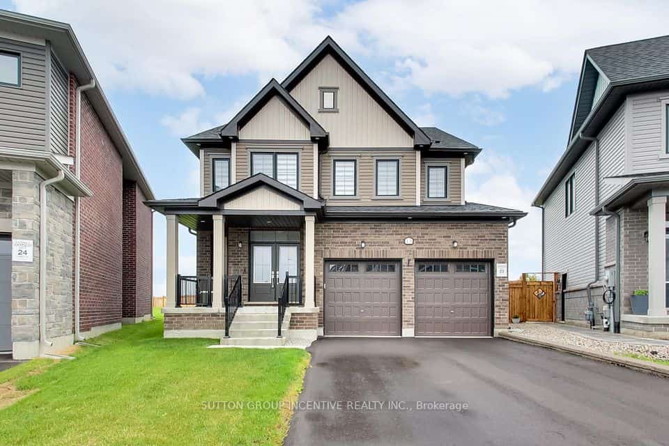 13 Abbey Crescent, Barrie, ON L9J 0W9