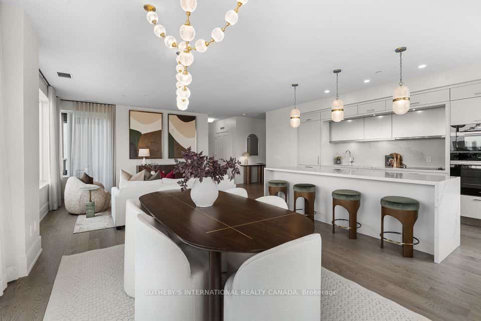 259 The Kingsway #719, Toronto, ON M9A 0G2