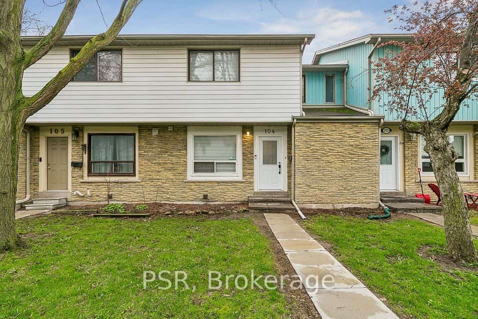 6540 Falconer Drive #104, Mississauga, ON L5N 1M1