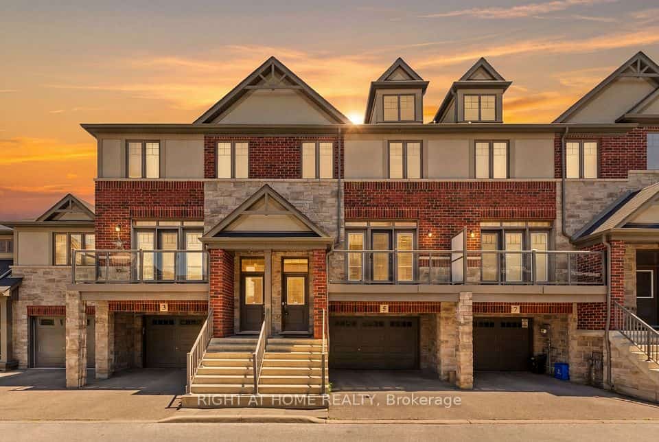 5 Andruss Lane, Hamilton, ON L9G 0G7