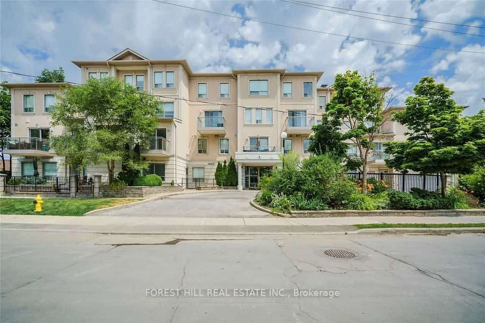 9 Greenbriar Road #103, Toronto, ON M2K 1H4