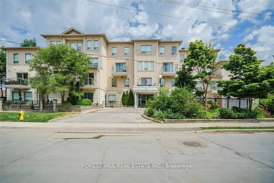 9 Greenbriar Road, Toronto