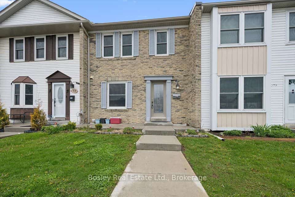 900 Central Park Drive #49, Brampton, ON L6S 3J6
