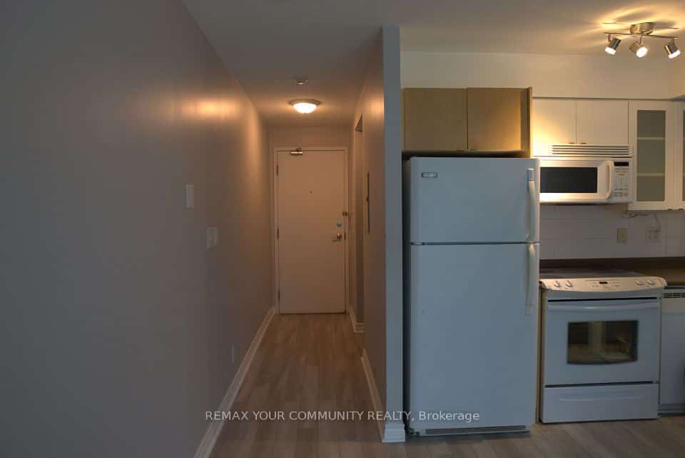 600 Fleet Street E #329, Toronto, ON M5V 1B7