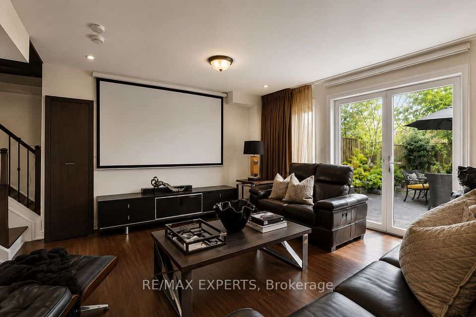 22 Matthew Court, Toronto, ON M9B 2Y3