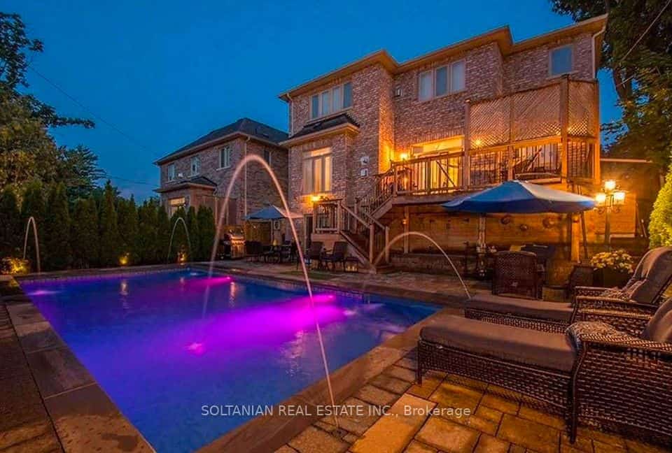 90 Grandview Avenue, Markham, ON L3T 1H4