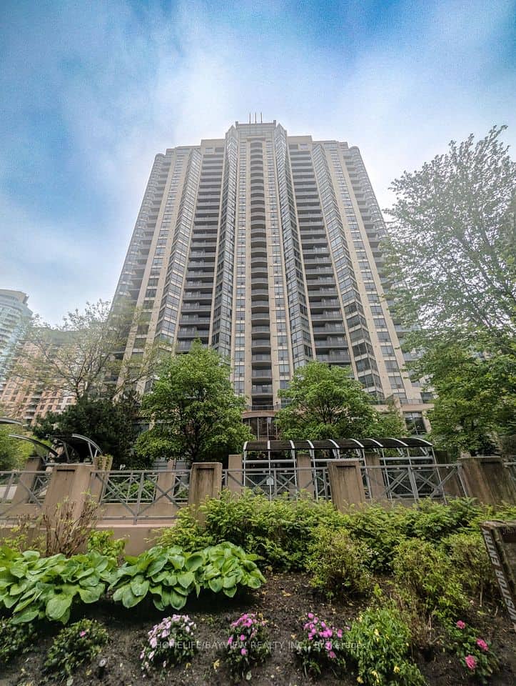 10 Northtown Way W, Toronto